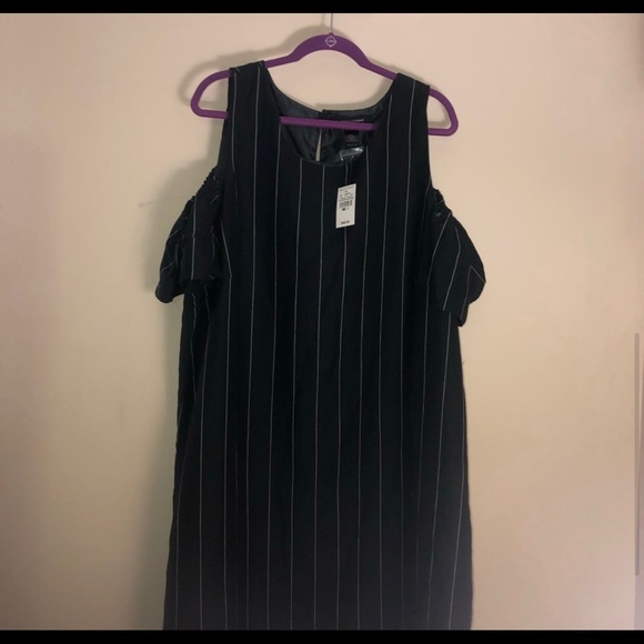 Ashley Stewart PINSTRIPED COLD SHOULDER DRESS size 22 - Picture 5 of 5